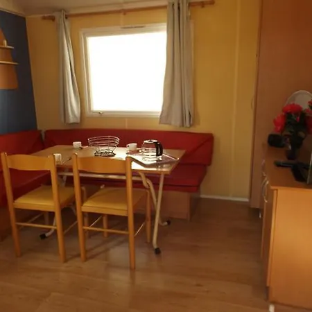 Escapades Ensoleillees Climatisation Television Campsite 3*